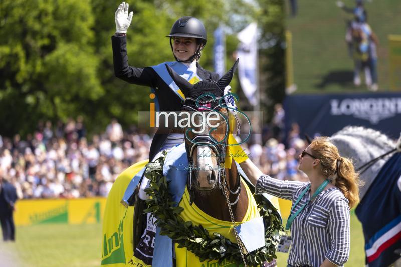 dressage PrizeGiving_Hamburg_20240512_SS350565.jpg